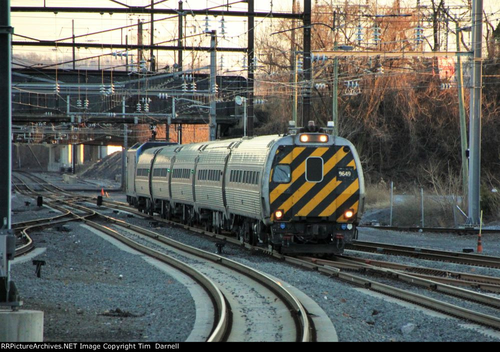 AMTK 9649 arrives on train 665